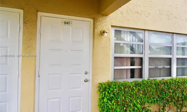 841 Twin Lakes Drive 30a, Coral Springs, FL 33071