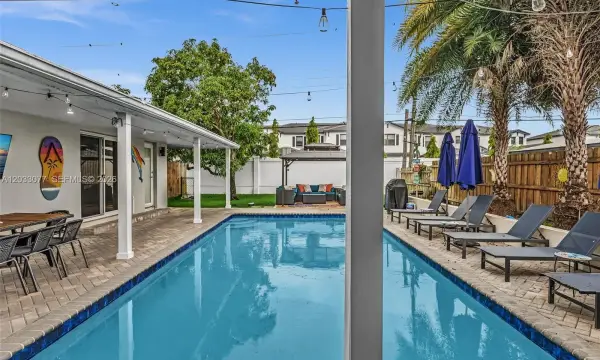 5021 SW 29th Terrace, Dania Beach, FL 33312