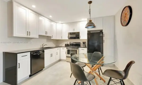221 SE 9th Avenue 102, Pompano Beach, FL 33060