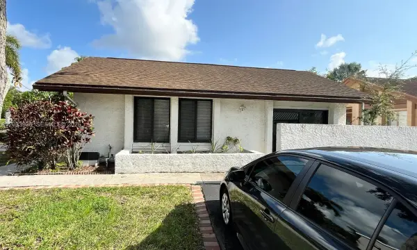 3931 SW 84th Terrace, Davie, FL 33328