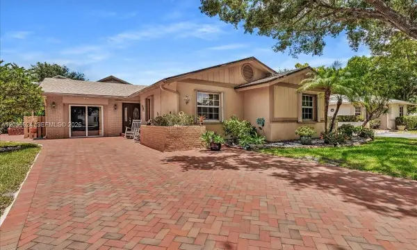 2155 Nova Village Drive, Davie, FL 33317
