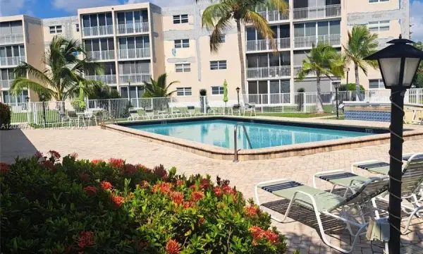 1024 SE 3rd Avenue 304, Dania Beach, FL 33004