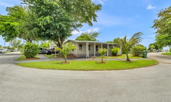 710 NW 217th Way, Pembroke Pines, FL 33029
