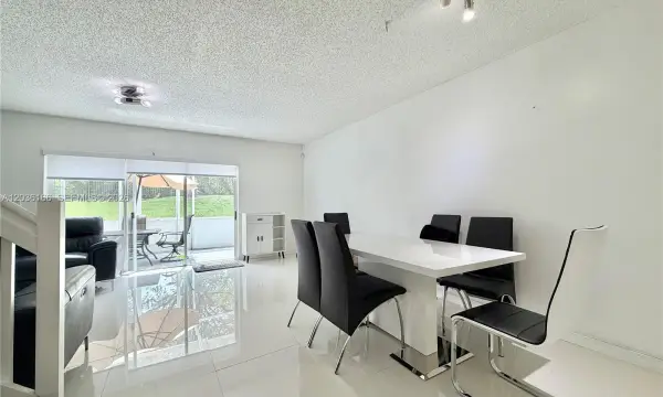 20807 NW 1st Street, Pembroke Pines, FL 33029