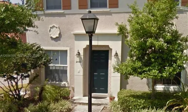 2432 SW 99th Way, Miramar, FL 33025