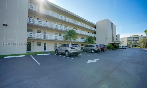 1024 SE 3rd Avenue 102, Dania Beach, FL 33004