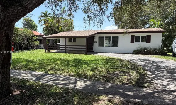 6570 Liberty Street, Hollywood, FL 33024