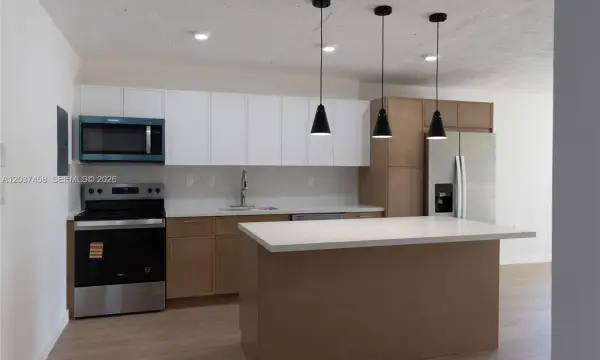 7300 NW 17th Street 112, Plantation, FL 33313