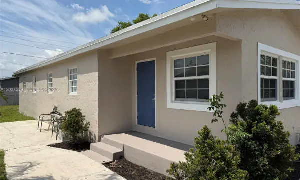 2910 NW 25th Street, Fort Lauderdale, FL 33311