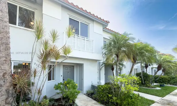 20811 NW 3rd Lane, Pembroke Pines, FL 33029