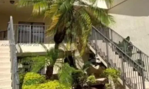 1442 Lake Crystal Dr G G, West Palm Beach, FL 33411