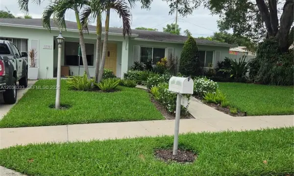 1732 N 15th Avenue N, Lake Worth, FL 33460