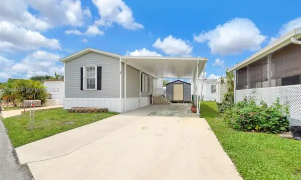 8709 SW 17th Court, Davie, FL 33324