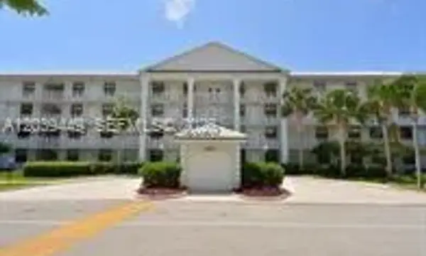 3630 Whitehall Drive 104, West Palm Beach, FL 33401, West Palm Beach, FL, 33401