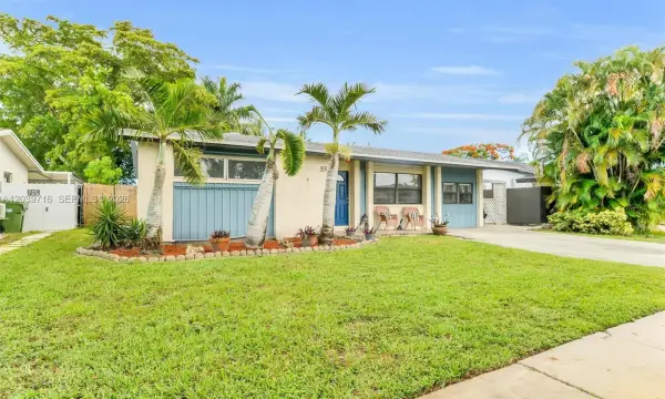 551 NW 99th Way, Pembroke Pines, FL 33024