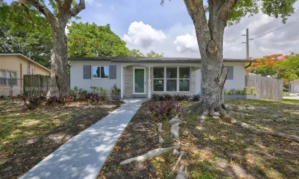 2220 N 40th Avenue, Hollywood, FL 33021