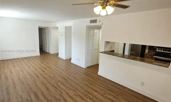 3252 Foxcroft Road 216, Miramar, FL 33025