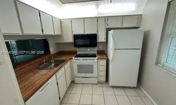 3578 N University Drive I-5, Coral Springs, FL 33065