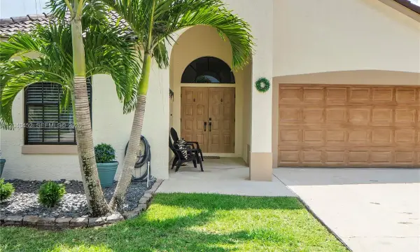 124 Preserve Drive, Royal Palm Beach, FL 33411