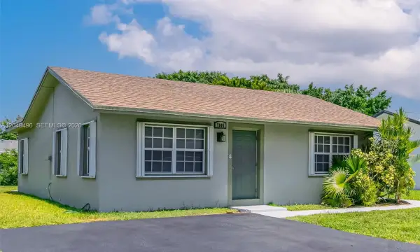 7006 NW 99th Way, Tamarac, FL 33321