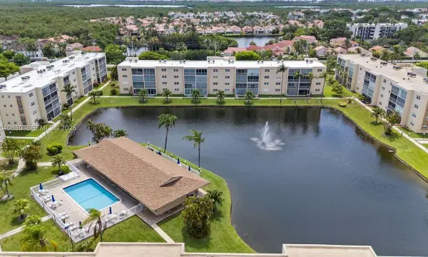 414 SE 10th Street 108, Dania Beach, FL 33004