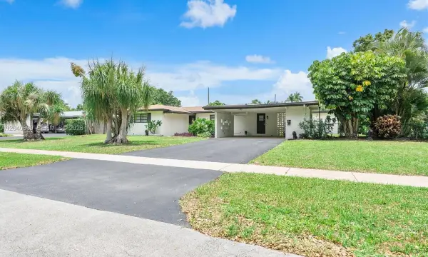 885 Azalea Court, Plantation, FL 33317