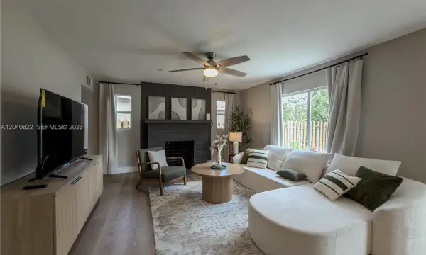 1813 SW 10th Street, Fort Lauderdale, FL 33312