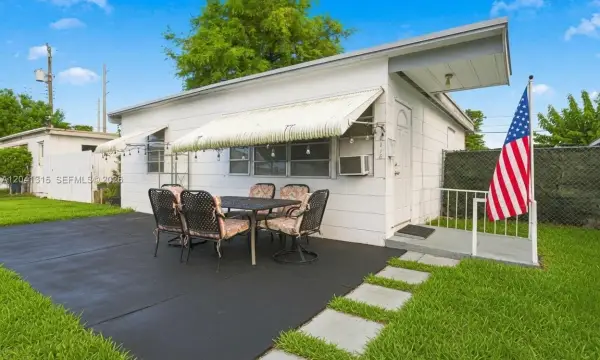 2118 Coolidge Street, Hollywood, FL 33020