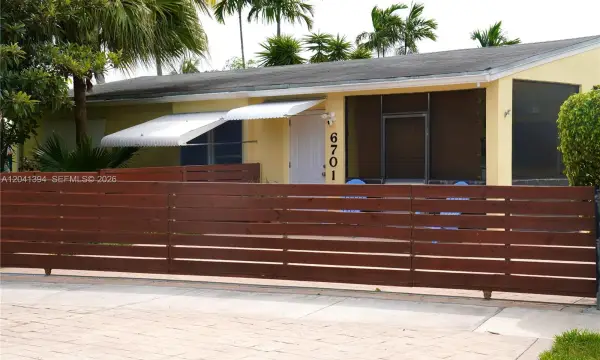 6701 Harding Street, Hollywood, FL 33024