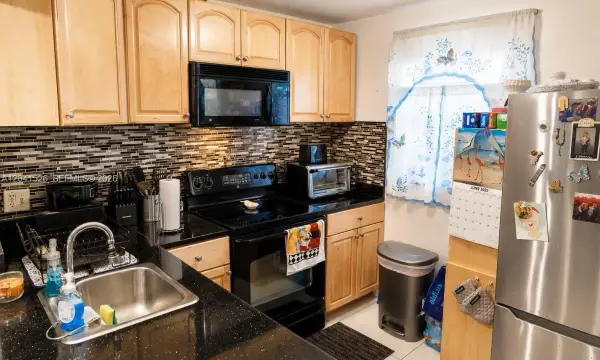 12014 S Greenway Circle S 105, Royal Palm Beach, FL 33411