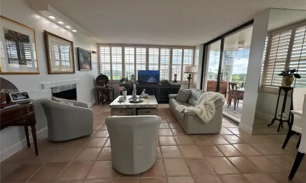 1200 Saint Charles Place 618, Pembroke Pines, FL 33026