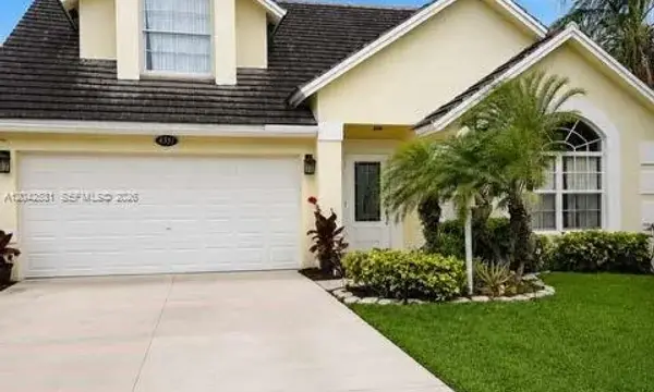 4351 Leicester Court, West Palm Beach, FL 33409
