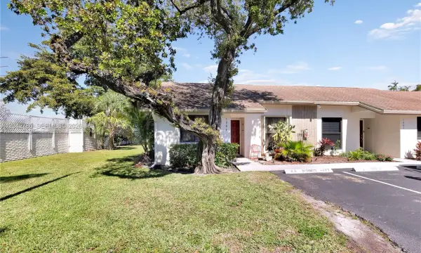 3064 S Oakland Forest Drive 1006, Oakland Park, FL 33309