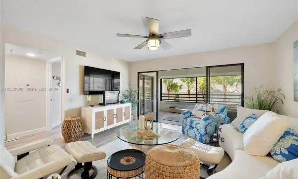 522 Oak Harbour Drive 522, Juno Beach, FL 33408