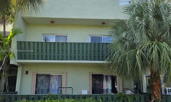 8905 NW 28th Drive B, Coral Springs, FL 33065