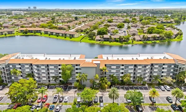 4025 N Nob Hill Road 301, Sunrise, FL 33351