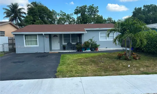 6313 SE Adams Street, Hollywood, FL 33023