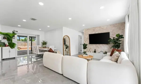 1120 SW 7th Avenue, Deerfield Beach, FL 33441
