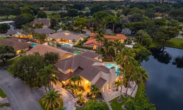 962 SW 93rd Terrace, Plantation, FL 33324