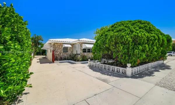 1826 Mckinley Street, Hollywood, FL 33020