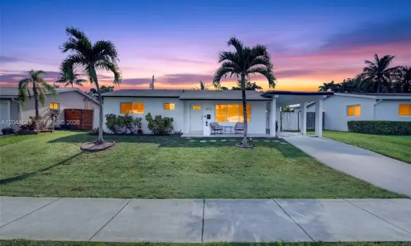 2012 N 31st Road, Hollywood, FL 33021