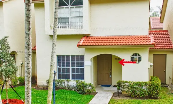 10829 NW 3rd Court B12l, Pembroke Pines, FL 33026