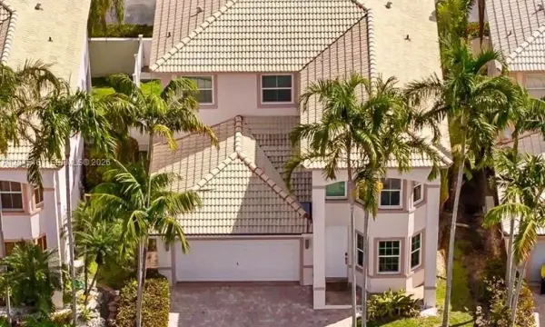 208 SE 15th Street, Dania Beach, FL 33004