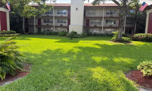 100 SW 132nd Way 101k, Pembroke Pines, FL 33027