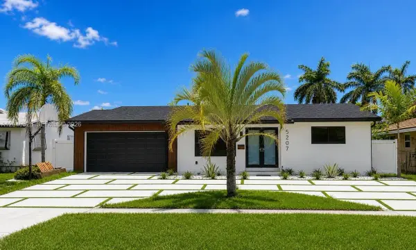 5207 Roosevelt Street, Hollywood, FL 33021