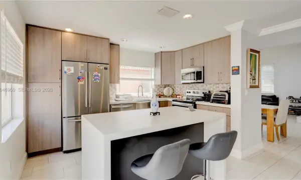 1237 NW 125th Terrace, Sunrise, FL 33323