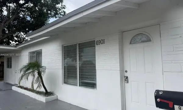 6901 Thomas Street, Hollywood, FL 33024