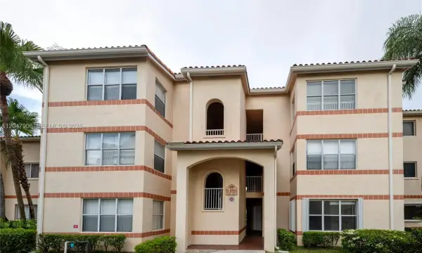 3480 N Pinewalk Drive N 116, Margate, FL 33063