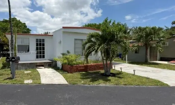 5331 SW 35th Street, Davie, FL 33314