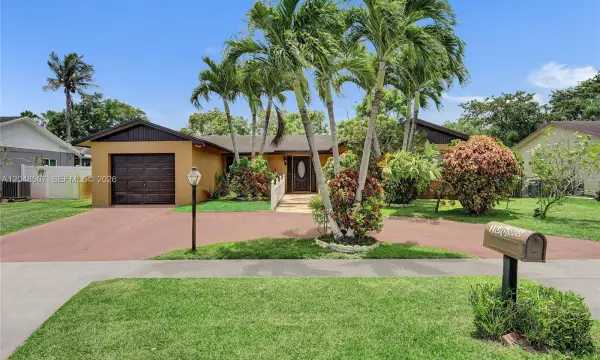 10688 Sleepy Brook Way, Boca Raton, FL 33428
